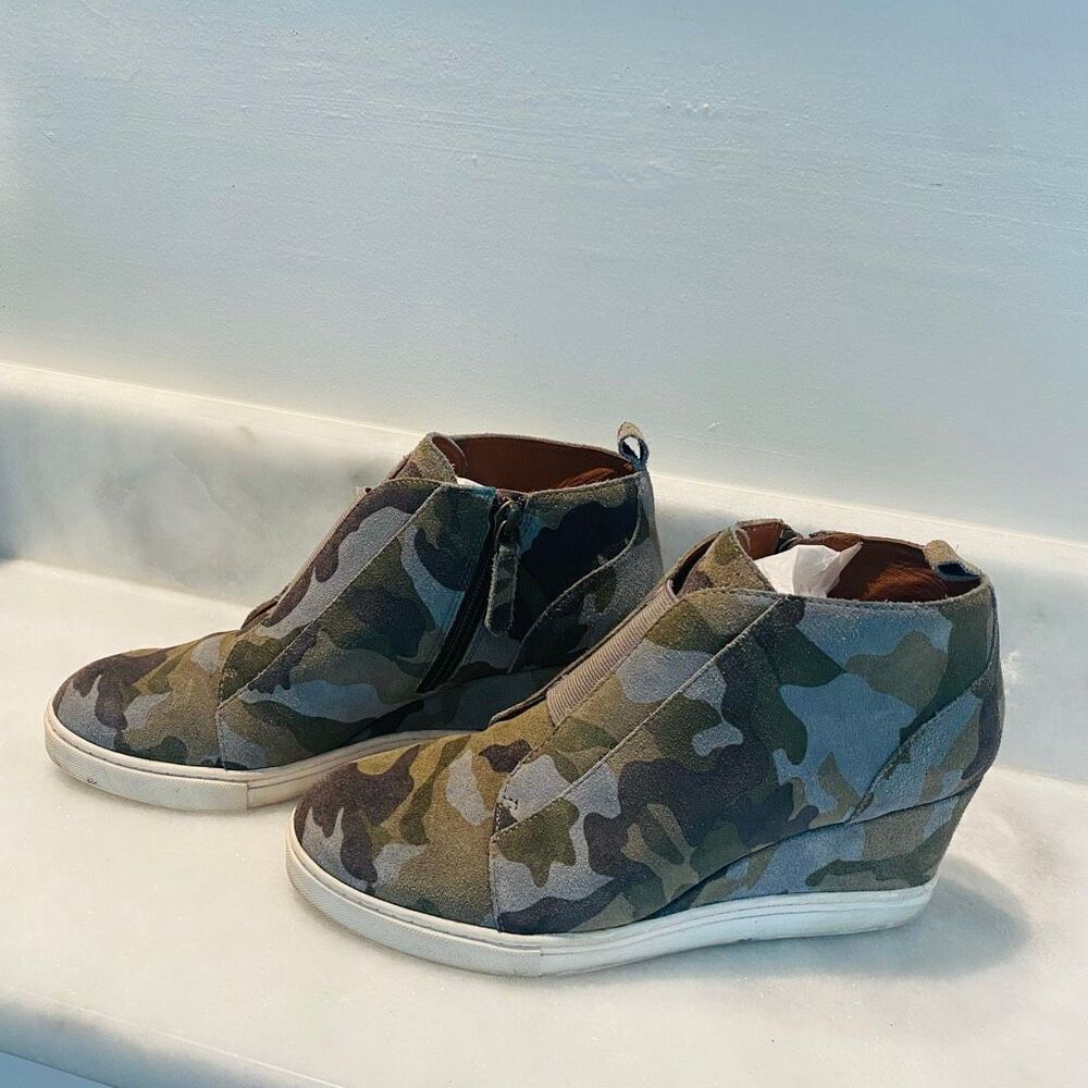 Linea Paolo Camo Suede Side Zip Anna Wedge Sneaker Bootie Green Size 7M